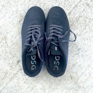 DSG soccer cleats, size 5 youth